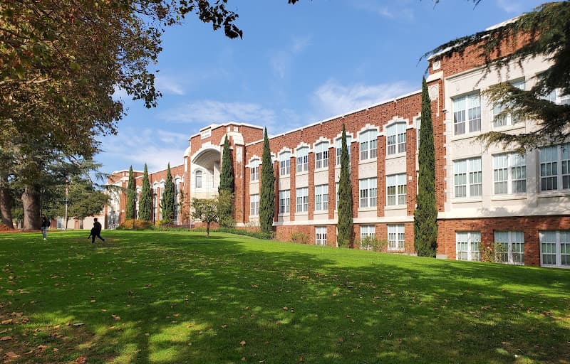 San Mateo High School campus building